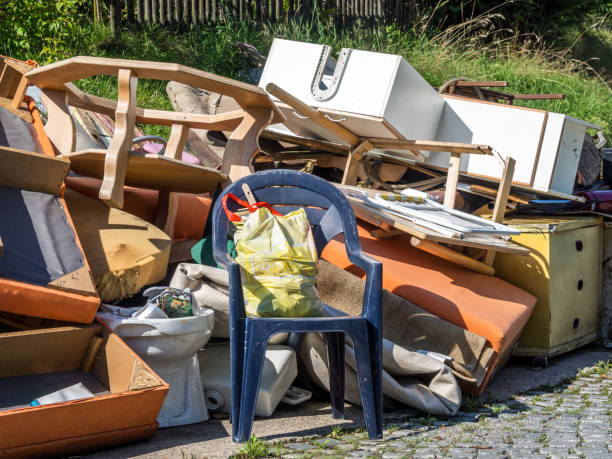 Best Yard Cleanup Services  in Center Point, IA